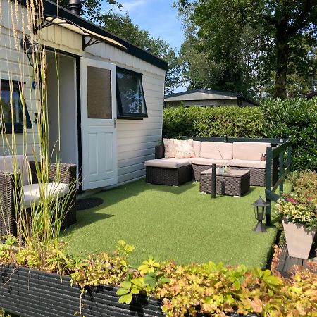 푸텐 Charmant Chalet Op Een Bospark Op De Veluwe 빌라 외부 사진