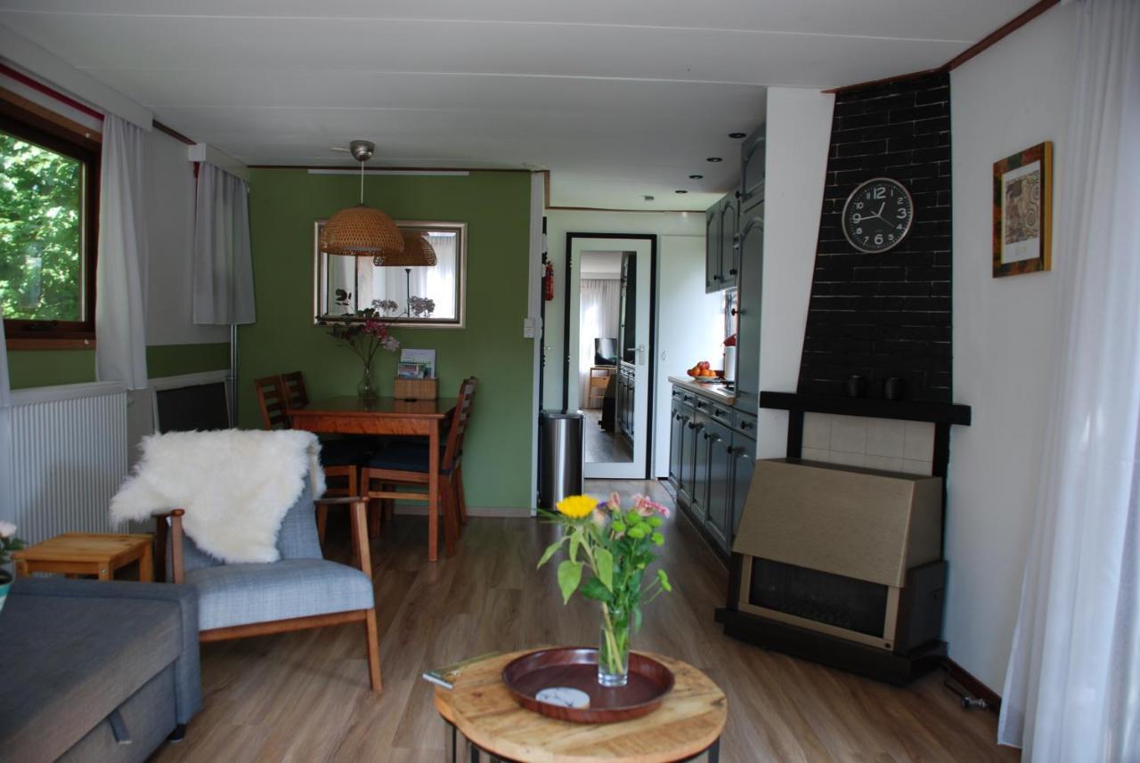 푸텐 Charmant Chalet Op Een Bospark Op De Veluwe 빌라 외부 사진