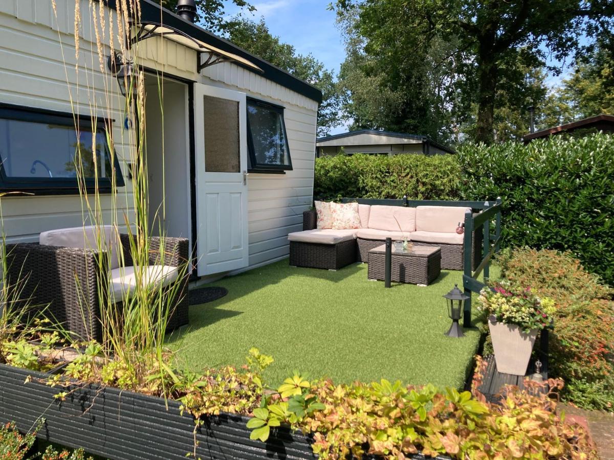 푸텐 Charmant Chalet Op Een Bospark Op De Veluwe 빌라 외부 사진