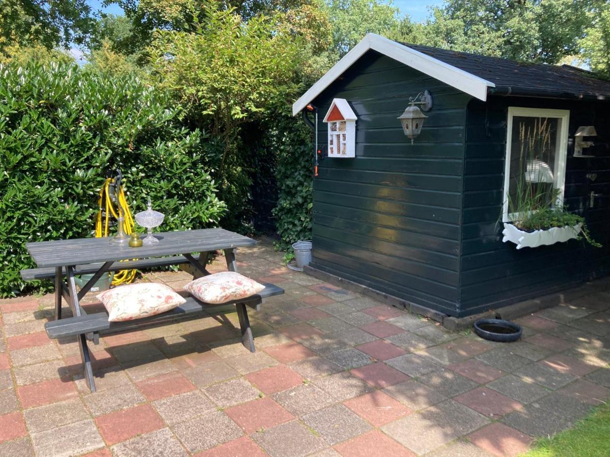 푸텐 Charmant Chalet Op Een Bospark Op De Veluwe 빌라 외부 사진