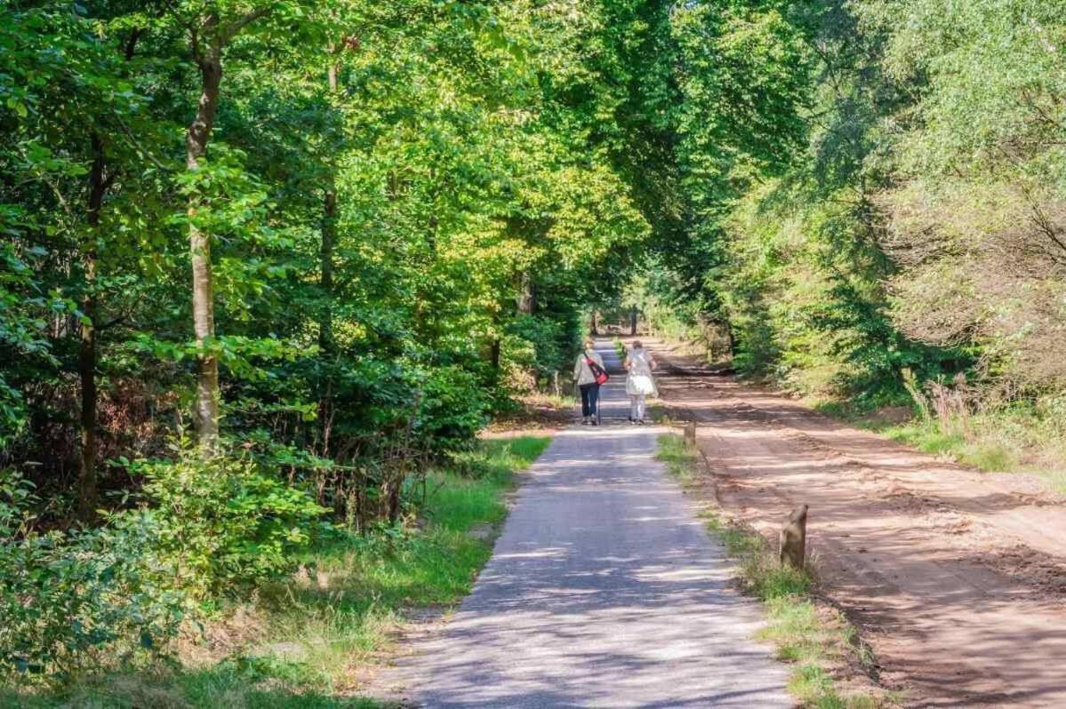 푸텐 Charmant Chalet Op Een Bospark Op De Veluwe 빌라 외부 사진